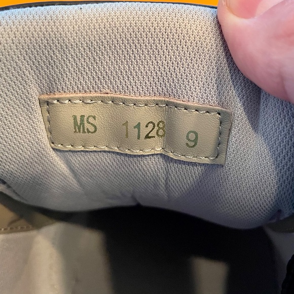 LV Trainers  / Sneakers / Virgil Abloh Men's US9 /EU42 - Picture 9 of 16